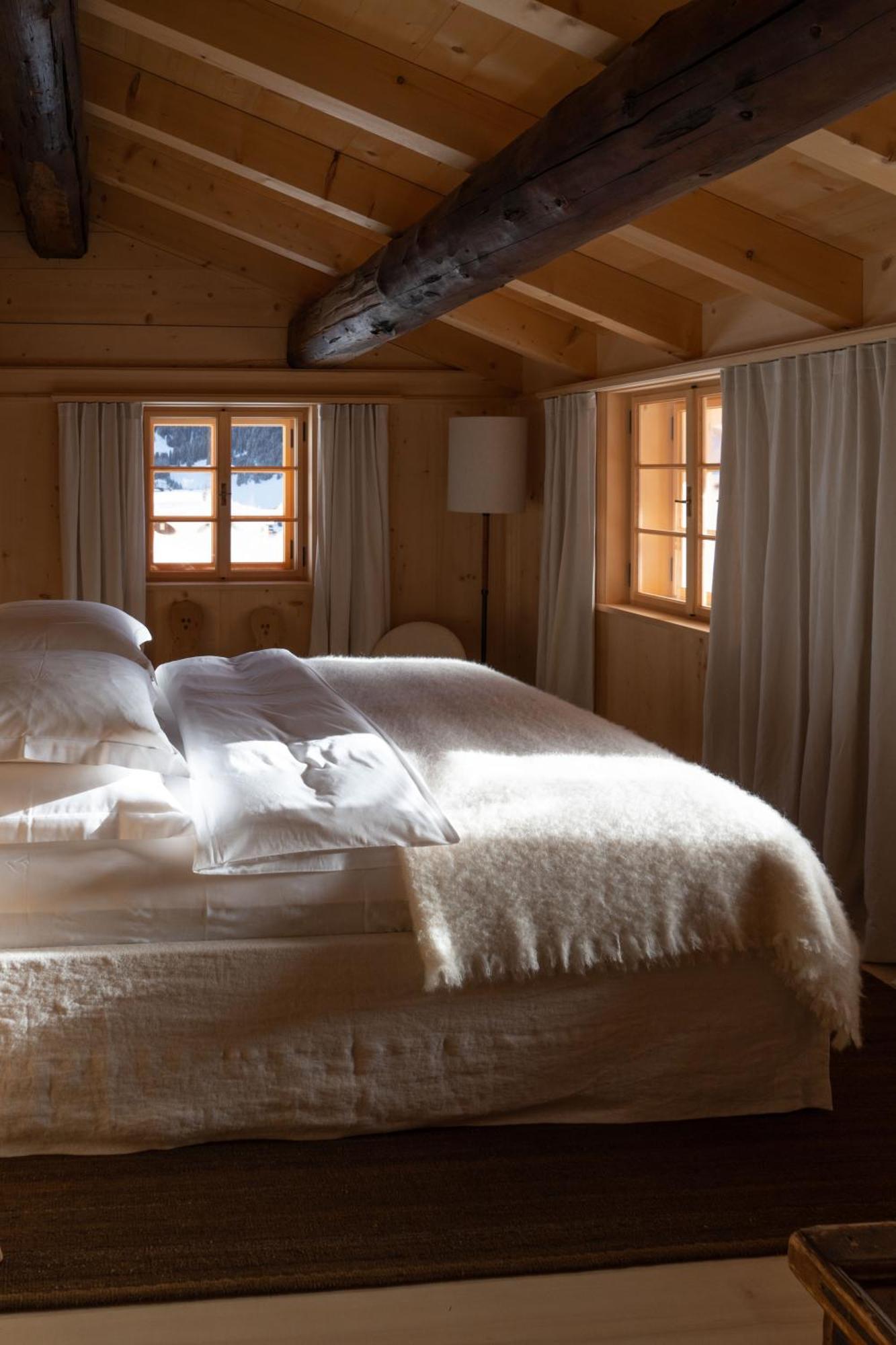 Hotel Almhof Schneider Lech am Arlberg Zimmer foto